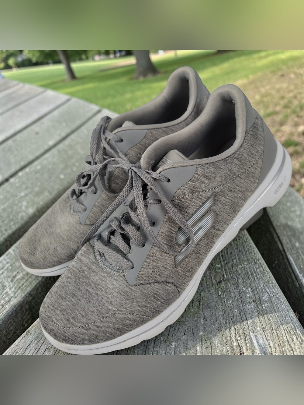 skechers womens Size 9 Ultra Go Walking Shoes